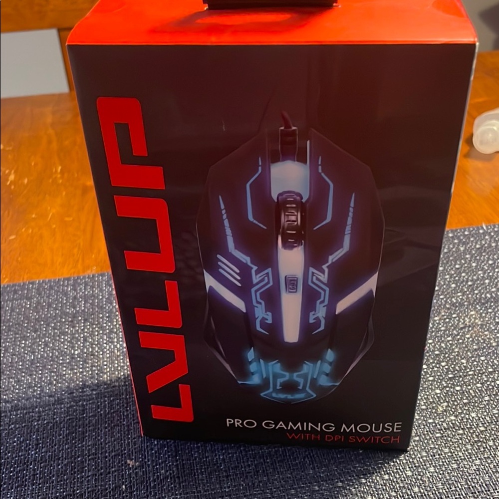 Pro Gaming Mouse - Black and Blue